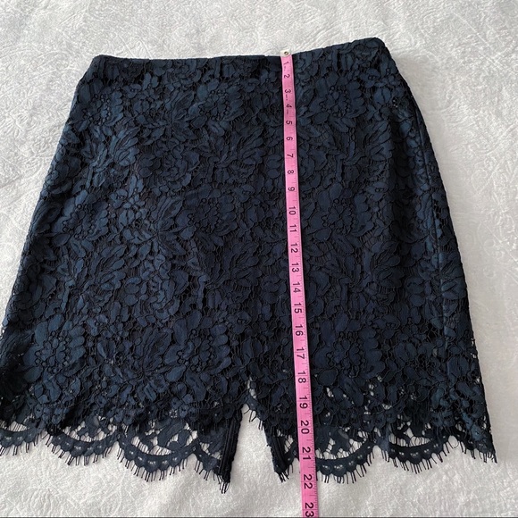 Banana Republic Blue Black Lace Skirt - Picture 3 of 9